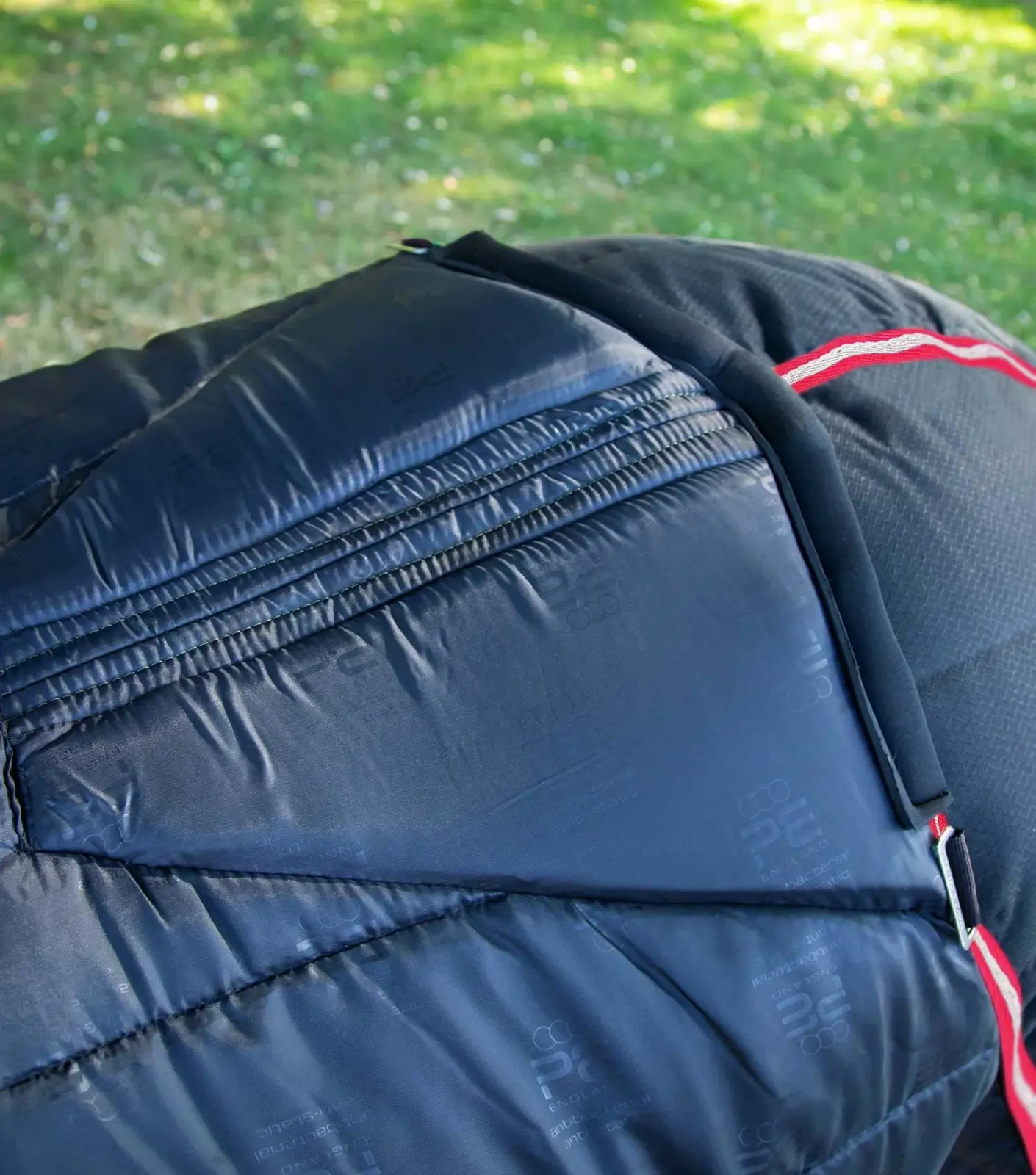Premier Equine Stable Rug 200g with Neck Cover -Lucanta - Image 6