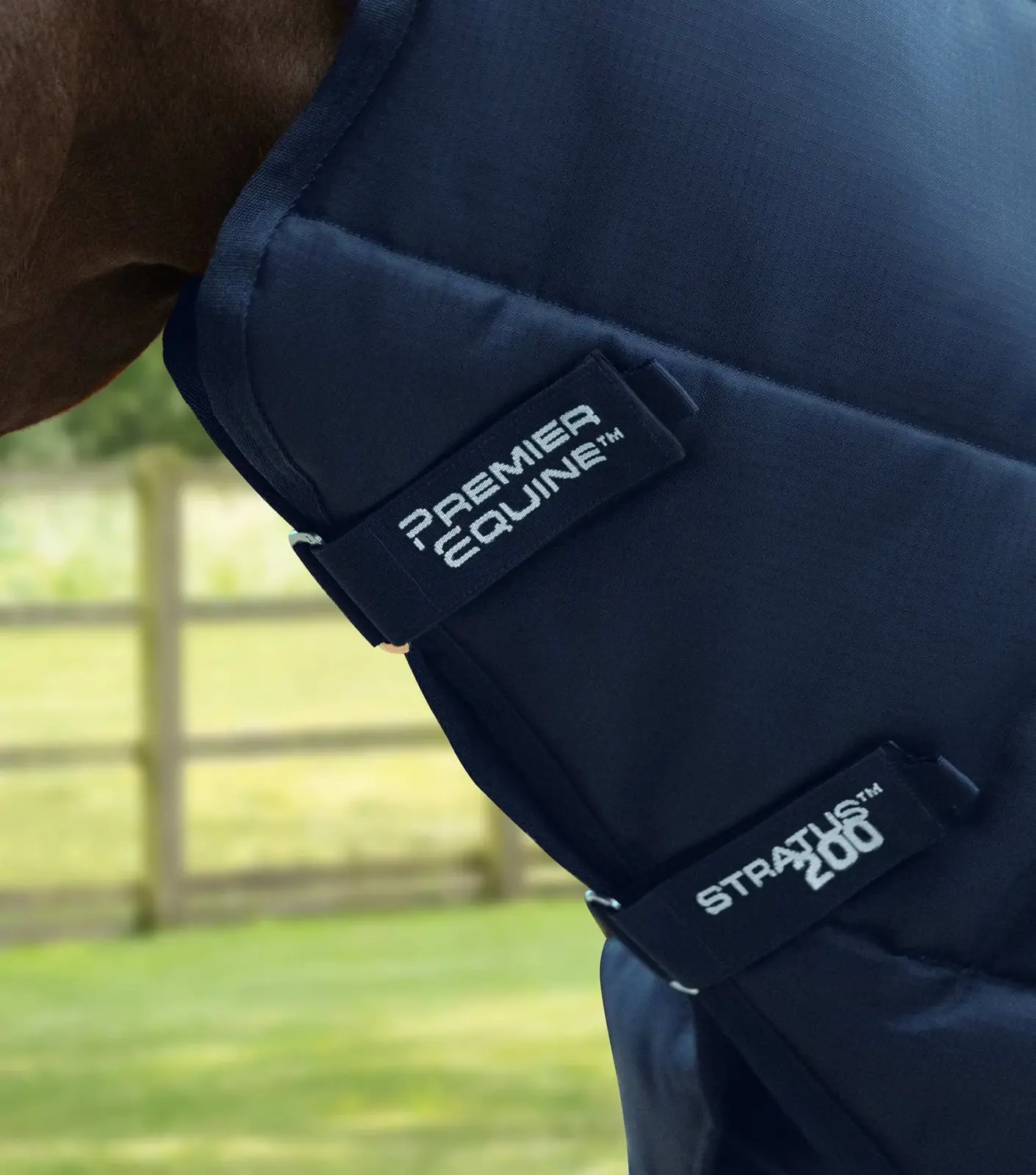 Premier Equine 200g Stable Rug with Neck Cover -Stratus - Image 2