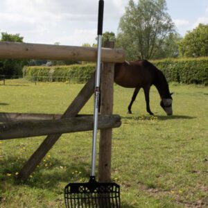 Fynalite Value Plastic Stable Fork 120cm Click & Collect