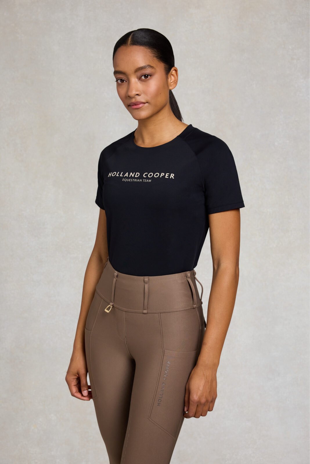 Chiltern Crew Tee -Black by Holland Cooper - Image 3