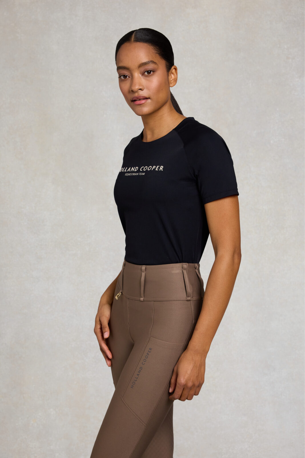 Chiltern Crew Tee -Black by Holland Cooper - Image 2