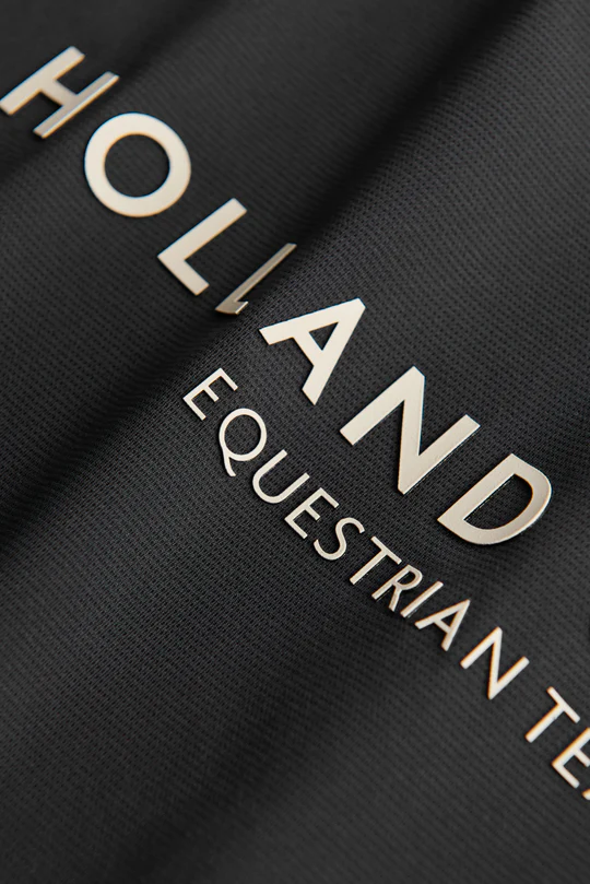 Chiltern Crew Tee -Black by Holland Cooper - Image 7